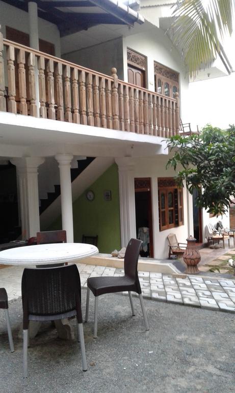 Rose Blossom Hotel Mirissa Kültér fotó