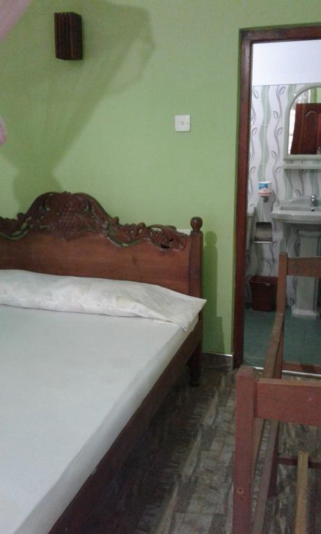 Rose Blossom Hotel Mirissa Kültér fotó